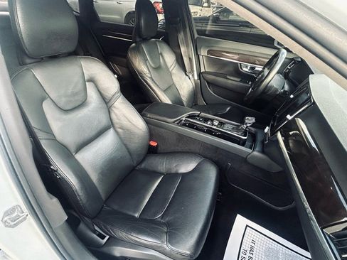 Used 2019 Volvo S90 T5 Momentum image 17