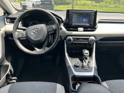 Used 2021 Toyota RAV4 XLE AWD/4WD image 22