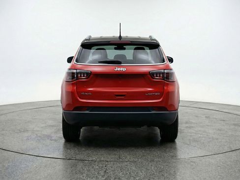 Used 2025 Jeep Compass Limited image 7