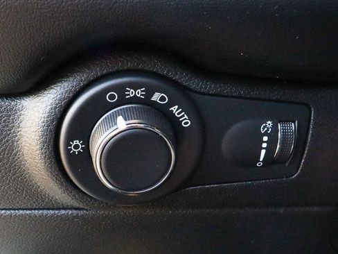 Used 2024 Dodge Durango GT image 16