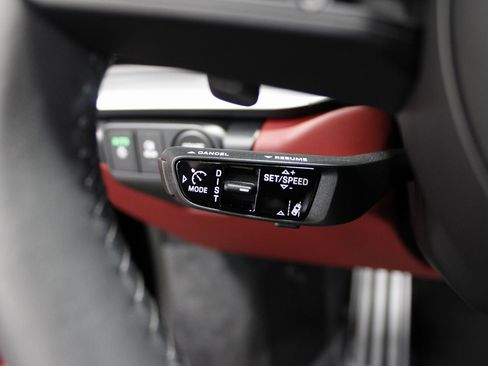 Certified 2025 Porsche 911 Carrera image 27