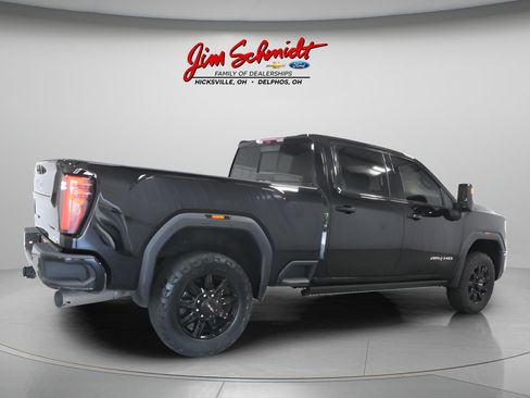 Used 2025 GMC Sierra 2500 AT4 w/ AT4 Premium Plus Package AWD/4WD image 6
