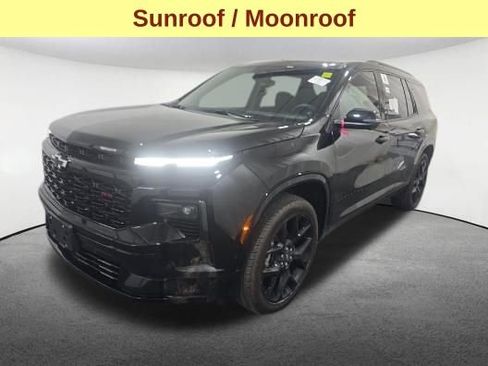 Used 2025 Chevrolet Traverse RS AWD/4WD image 4