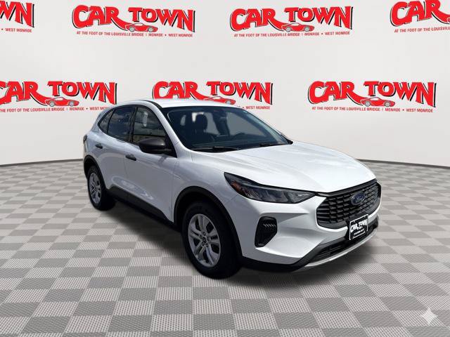 Used 2023 Ford Escape AWD image 2