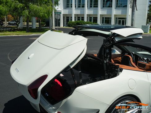 Used 2017 Ferrari California T RWD image 75