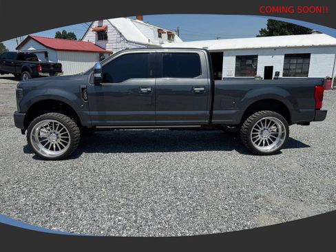 Used 2018 Ford F250 Platinum w/ Platinum Ultimate Package AWD/4WD image 5