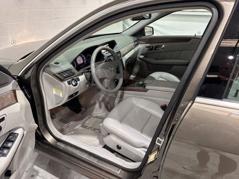 Used 2011 Mercedes-Benz E 350 Sedan image 30