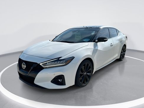 Used 2022 Nissan Maxima SR w/ Sport Mat Group FWD image 1