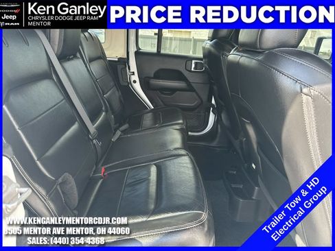 Used 2019 Jeep Wrangler Unlimited Sahara AWD/4WD image 23