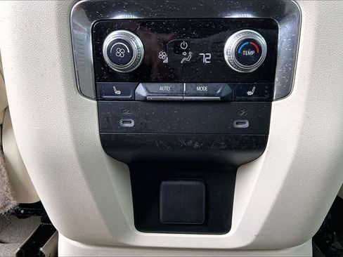 Used 2022 GMC Yukon XL Denali image 33