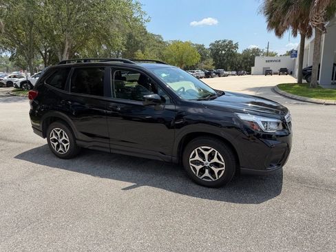 Used 2020 Subaru Forester Premium AWD/4WD image 1