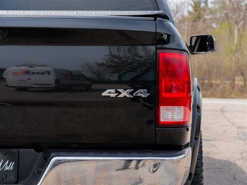 Used 2017 RAM 1500 ST w/ SXT Appearance Group AWD/4WD image 10
