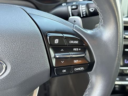 Used 2019 Hyundai Ioniq Plug-In Hybrid image 23