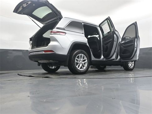 New 2025 Jeep Grand Cherokee Laredo image 51