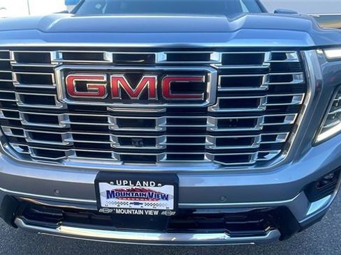 Used 2025 GMC Yukon XL Denali image 9