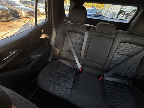 Used 2025 Chevrolet Equinox LT image 38