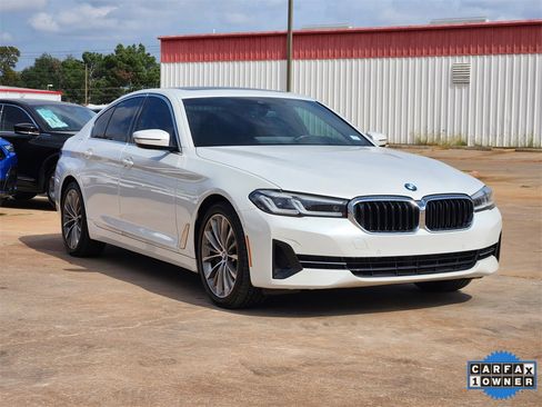 Used 2021 BMW 530i w/ Convenience Package image 3