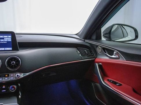 Used 2020 Kia Stinger GT1 image 5