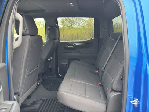Used 2025 Chevrolet Silverado 1500 LT AWD/4WD image 35