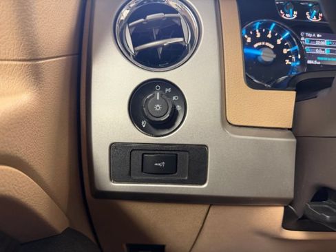 Used 2014 Ford F150 Lariat w/ Equipment Group 502A Luxury AWD/4WD image 23
