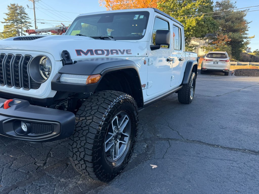 Used 2026 Jeep Gladiator Mojave AWD/4WD image 22