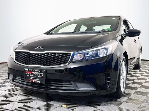 Used 2017 Kia Forte S image 3