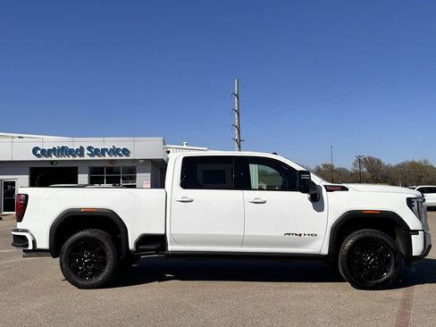 New 2026 GMC Sierra 2500 AT4 w/ AT4 Premium Plus Package image 3