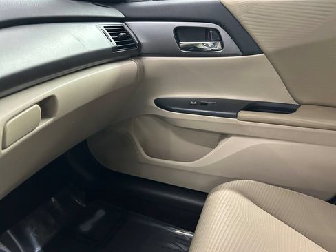 Used 2014 Honda Accord LX image 29