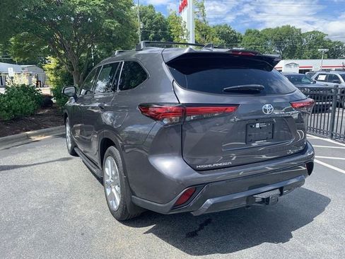 Used 2023 Toyota Highlander Limited AWD/4WD image 6