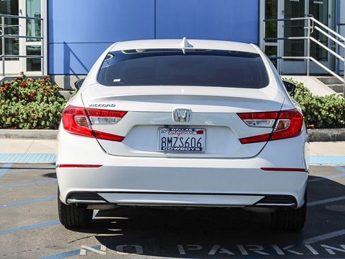 Used 2019 Honda Accord EX image 8