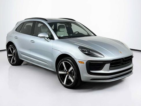 Certified 2026 Porsche Macan AWD/4WD image 7