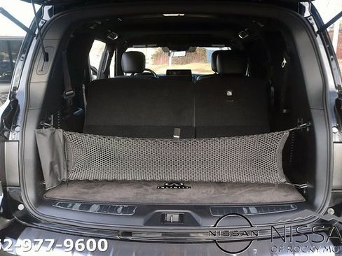 Used 2024 INFINITI QX80 Sensory image 17