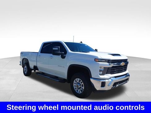 Used 2026 Chevrolet Silverado 2500 LT AWD/4WD image 6