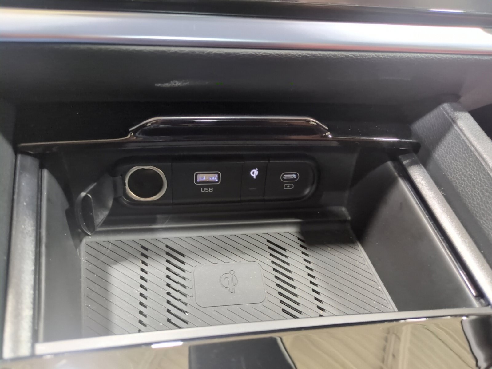 Certified 2025 Kia Sportage SX Prestige AWD/4WD image 24