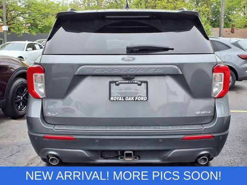 Used 2023 Ford Explorer XLT w/ Equipment Group 202A AWD/4WD image 3