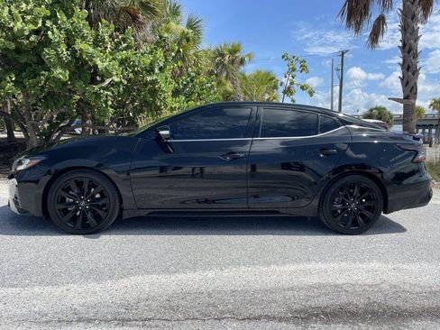 Used 2023 Nissan Maxima SR w/ Sport Mat Group FWD image 3