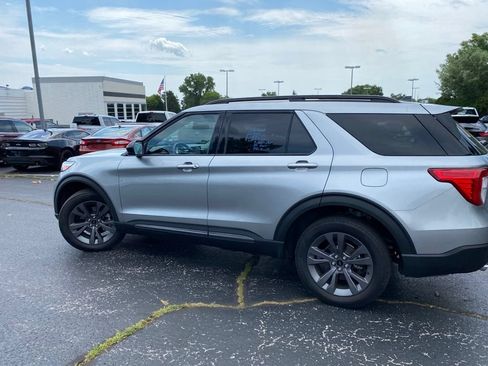 Used 2024 Ford Explorer XLT w/ Equipment Group 202A AWD/4WD image 5