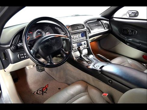Used 1997 Chevrolet Corvette Coupe w/ Memory Pkg RWD image 12