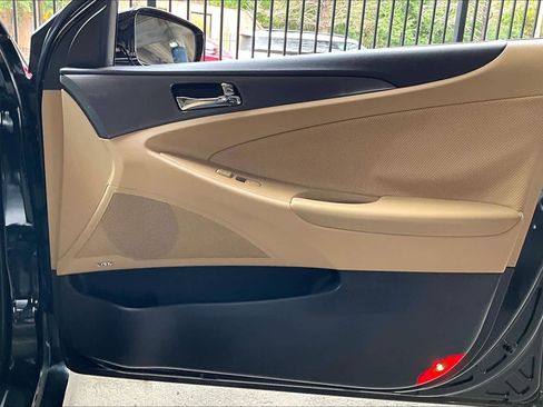 Used 2013 Hyundai Sonata Limited image 23