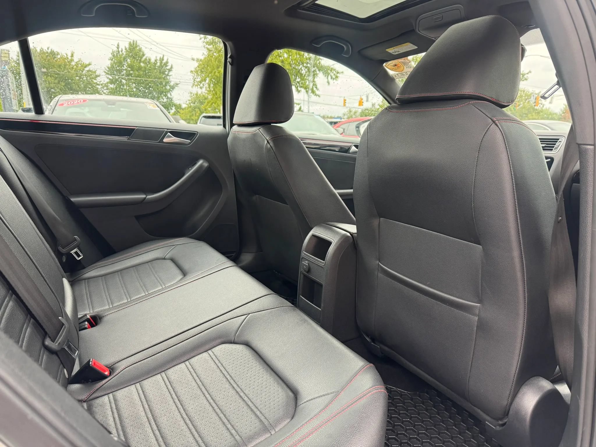 Used 2017 Volkswagen Jetta GLI FWD image 15