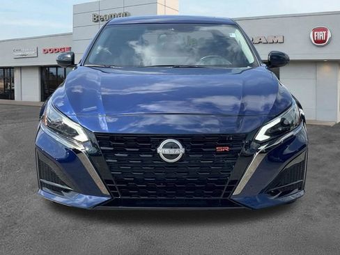 Used 2023 Nissan Altima 2.5 SR w/ SR Premium Package AWD/4WD image 2