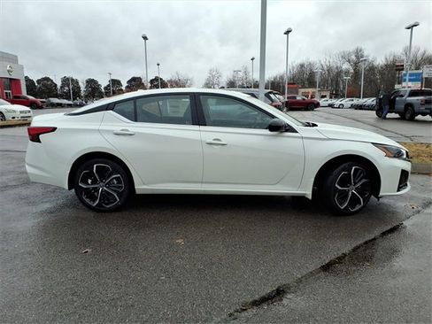 New 2025 Nissan Altima 2.5 SR w/ SR Premium Package image 2