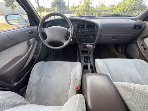 Used 1994 Toyota Camry LE FWD image 9