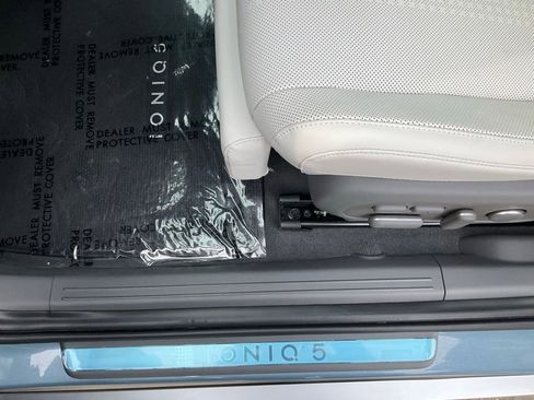 Used 2025 Hyundai Ioniq 5 Limited image 16