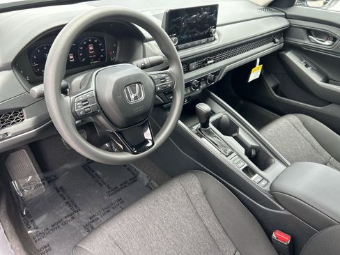 Used 2025 Honda Accord SE image 12