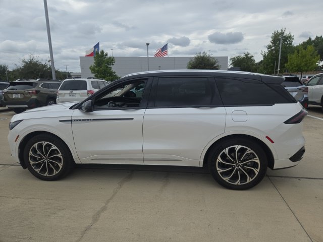 Used 2024 Lincoln Nautilus Reserve w/ Equipment Group 202A AWD/4WD image 5