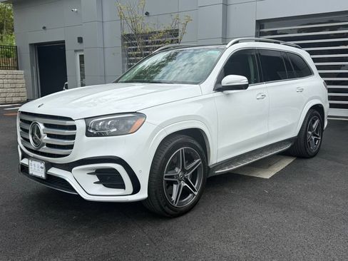 Used 2026 Mercedes-Benz GLS 450 4MATIC image 3
