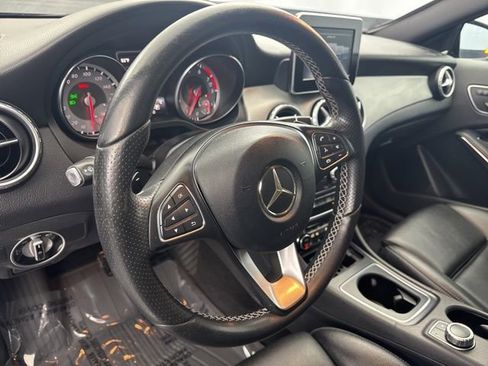 Used 2017 Mercedes-Benz GLA 250 image 13