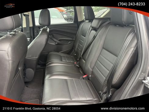 Used 2015 Ford Escape Titanium FWD image 9