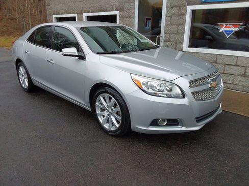 Used 2013 Chevrolet Malibu LTZ image 2